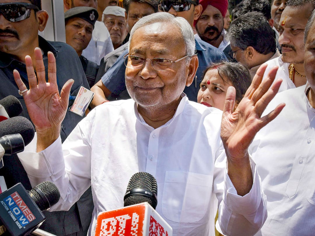 Never Speak On Anything That Involves...: Bihar CM Nitish Kumar On Rahul Gandhi's Disqualification Nitish Kumar Rahul Gandhi Disqualification Lok Sabha Avoided Matters Involving Court Orders Never Speak On Anything That Involves...: Bihar CM Nitish Kumar On Rahul Gandhi's Disqualification