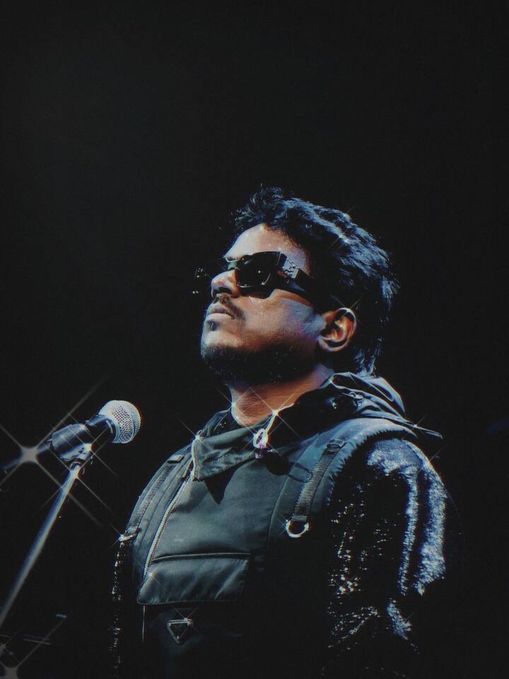 யுவன் ஷங்கர் ராஜா ( நெஞ்சோடு கலந்திடு உறவளே ) காதல் கொண்டேன்