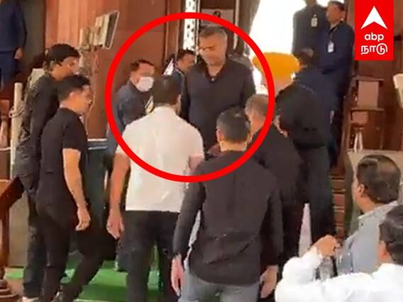 Rahul Gandhi-Karti Chidambaram : கை கொடுத்த கார்த்தி சிதம்பரம்.. கண்டுகொள்ளாமல் சென்ற ராகுல்..?