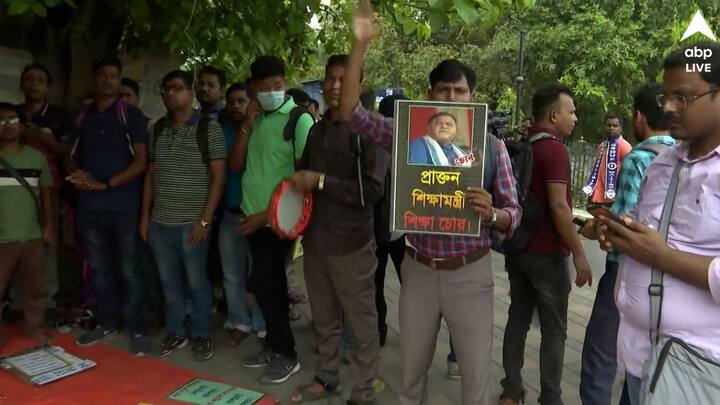 তবে শেষ অবধি শহিদ মিনারে অভিষেক বন্দ্যোপাধ্যায়ে  সভায় শর্তসাপেক্ষে ছাড়পত্র দিয়েছে আদালতের ।