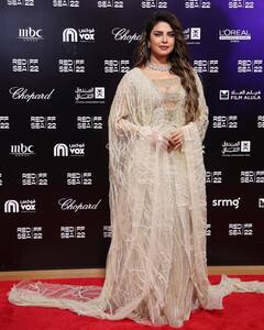 Priyanka Chopra को इंडस्ट्री में सांवले रंग की वजह से नहीं मिलती थी उतनी 'इज्जत', बताया क्यों करने पड़े फेयरनेस एड