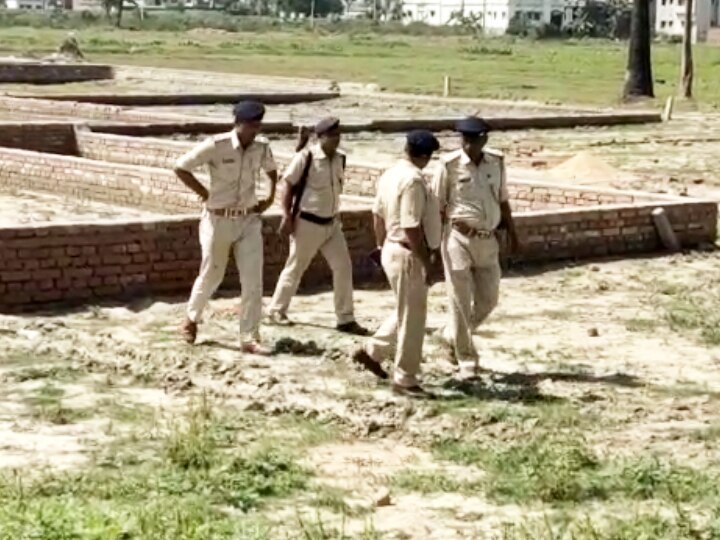 Muzaffarpur News: मुजफ्फरपुर में अर्थी पर ले जाते थे शराब बनाने का सामान, श्मशान घाट पर व्यवस्था देख चौंकी पुलिस