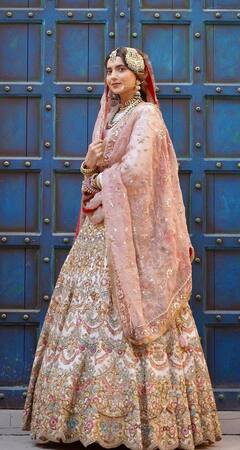 Nimrat Khaira: ਨਿਮਰਤ ਖਹਿਰਾ ਨੇ ਸੋਸ਼ਲ ਮੀਡੀਆ ;ਤੇ ਸ਼ੇਅਰ ਕੀਤੀਆਂ ਨਵੀਆਂ ਤਸਵੀਰਾਂ, ਖੂਬਸੂਰਤੀ ਦੇ ਦੀਵਾਨੇ ਹੋਏ ਫੈਨਜ਼