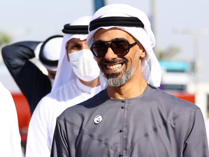 उन्होंने अबू धाबी कार्यकारी परिषद के सदस्य और अबू धाबी कार्यकारी कार्यालय के अध्यक्ष के तौर पर भी अपनी सेवाएं दी हैं.