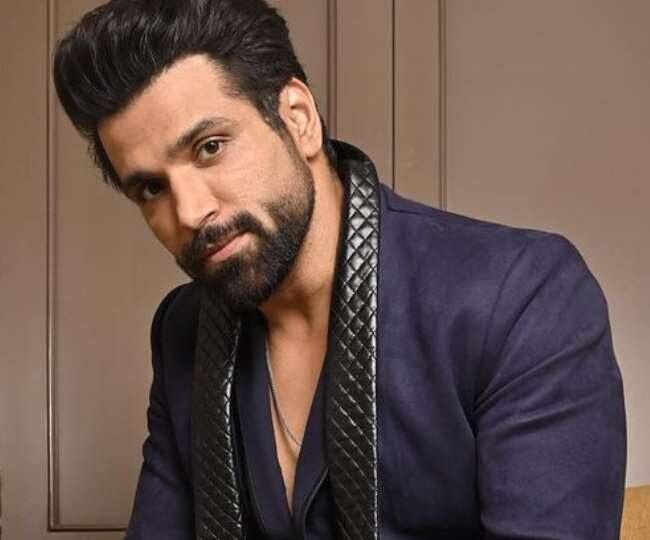 रित्विक धनजानी – टीवी एक्टर रित्विक धनजानी का नाम भी इस लिस्ट में शामिल है. एक्टर का कहना है कि वो अपने शो की जगह हॉलीवुड फिल्में देखना ज्यादा पसंद करते हैं.