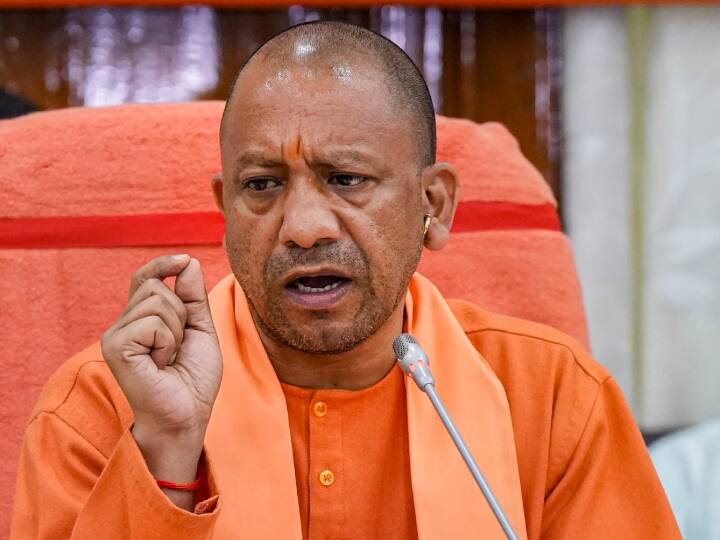 Indore Temple Collapses Ram Navami Celebrations Yogi Adityanath expressed grief over Temple Tragedy Indore Temple Collapse: सीएम योगी आदित्यनाथ ने इंदौर हादसे पर जताया दुख, भगवान राम से की ये प्रार्थना