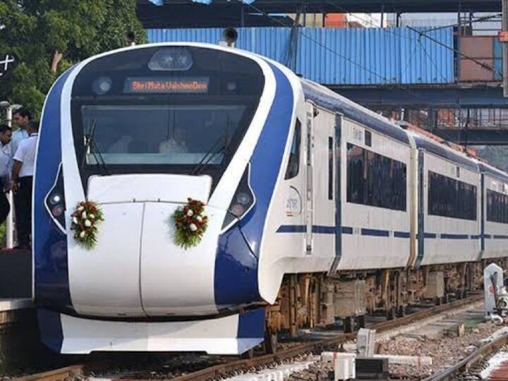 इस रूट पर वंदे भारत 160 किमी प्रति घंटा के अधिकतम गति से चलेगी और इसका किराया शताब्दी ट्रेनों से 10 से 15 फीसदी तक महंगा होगा.
