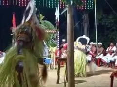 Dakshina Kannada: நடனம் ஆடிக்கொண்டிருந்தபோதே திடீர் மாரடைப்பு..!  பூத கோலா கலைஞர் மயங்கி விழுந்து உயிரிழப்பு..!