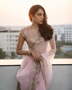Sobhita Dhulipala Weaves Six Yards Of Elegance In A Pastel Saree