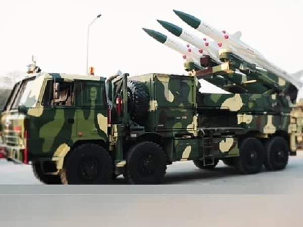 Army Signs Rs 9,000-Crore Deal For Akash Missile System, Weapon Locating Radars Army Signs Rs 9,000-Crore Deal For Akash Missile System, Weapon Locating Radars