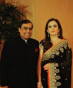 Mukesh Ambani Chef Salary: डॉक्टर-इंजीनियर से भी ज्यादा कमाई करते हैं मुकेश अंबानी के कुक, सैलरी जानकर उड़ जाएंगे होश