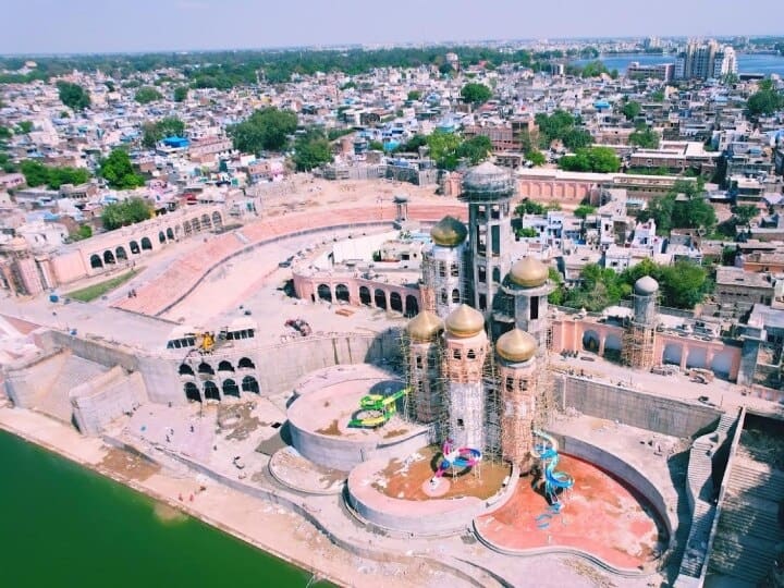 Rajasthan Foundation Day 2023: राजस्थान को आज विश्व एक बेहतर पर्यटन स्थल के रूप में देख रहा है. यहां की ऐतिहासिक इमारतें, खान-पान, वेशभूषा और अब चंबल रिवर फ्रंट पर्यटकों को अपनी ओर आकर्षित कर रहा है.