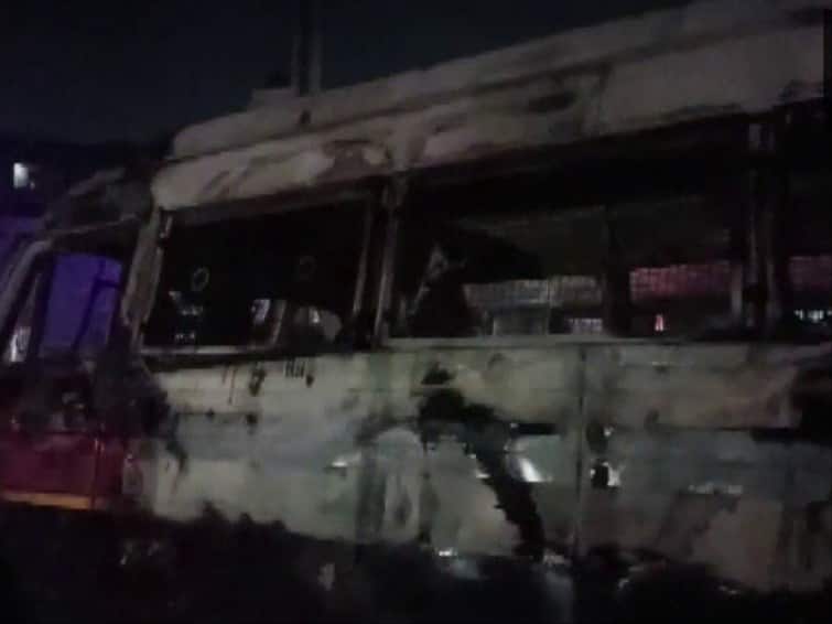 Stones Pelted, Police Vehicles Torched In Clash Between 2 Groups In Maharashtra. Cops Assure Strict Action Stones Pelted, Police Vehicles Torched In Clash Between 2 Groups In Maharashtra. Cops Assure Strict Action