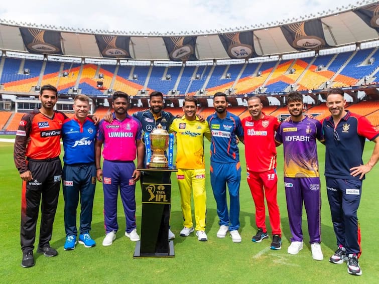 IPL 2023: Team Captains Assemble together for group Photograph with trophy know their captaincy records IPL 2023: No Rohit Sharma In Captains' Group Photo Ahead Of Tournament Opener
