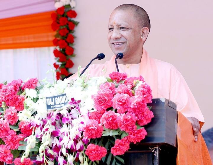 UP CM Yogi Adityanath Advised Farmers Double Income by cultivation of silk ANN UP News: सीएम योगी ने बताया किसानों को आय में इजाफा करने का तरीका, रेशम की खेती की दी सलाह