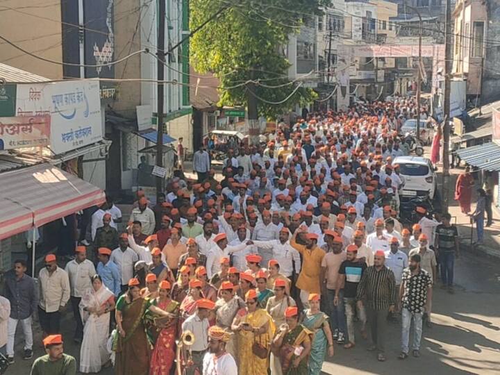 दरम्यान, कागल शहरामध्ये बॅनर्स लावण्यात आले आहेत. शहरातील प्रमुख मार्गांवर ठिकठिकाणी कमान उभारण्यात आल्या आहेत. त्यामुळे एक प्रकारे शक्तीप्रदर्शन करून समर्थक पाठीशी असल्याचे दाखवून देण्याचा प्रयत्न आहे.