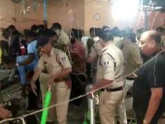 Indore Temple Collapse: पूजा के लिए जमा हुए लोग छत धंसने से बावड़ी में गिरे, देखें हादसे की तस्वीरें