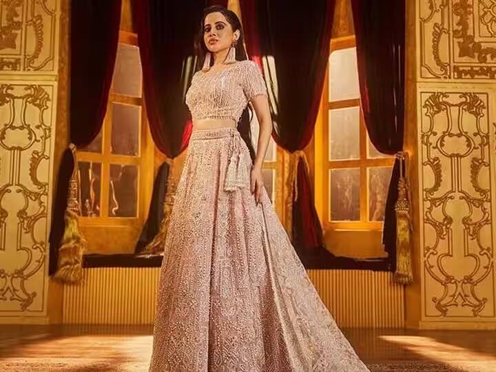 Uorfi Javed Photos: બિગ બૉસ સ્ટાર ઉર્ફી જાવેદ પોતાની ફેશન સેન્સને લઇને હંમેશા ચર્ચામાં રહે છે. હવે તેને લેટેસ્ટ ફોટોશૂટ કરાવ્યુ છે, જેની તસવીરો ઇન્ટરનેટ પર આગની જેમ વાયરલ થઇ રહી છે.