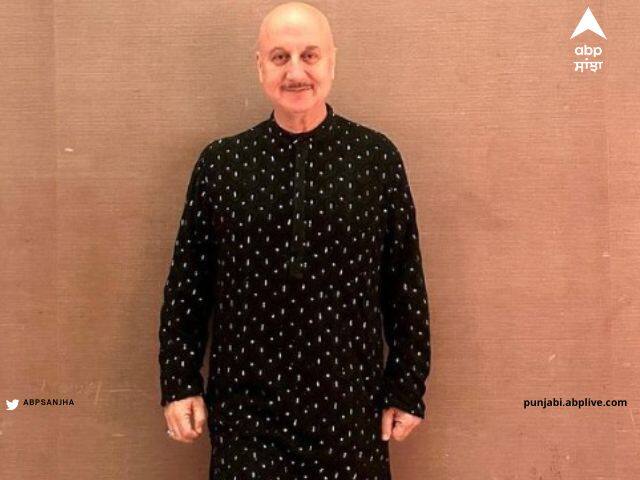 Anupam Kher House Photos: ਅਨੁਪਮ ਖੇਰ ਦਾ ਨਾਂ ਬਾਲੀਵੁੱਡ ਦੇ ਦਿੱਗਜ ਅਦਾਕਾਰਾਂ ਵਿੱਚ ਸ਼ਾਮਲ ਹੈ। ਪਰ ਕੀ ਤੁਸੀਂ ਜਾਣਦੇ ਹੋ ਕਿ ਅਦਾਕਾਰ ਅਜੇ ਵੀ ਮੁੰਬਈ ਵਿੱਚ ਕਿਰਾਏ ਦੇ ਮਕਾਨ ਵਿੱਚ ਰਹਿੰਦਾ ਹੈ। ਆਓ ਦੇਖਦੇ ਹਾਂ ਘਰ ਦੀ ਝਲਕ.....