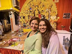 ছুটিতে বাড়ি ফিরেছে মেয়ে, বাসন্তী পুজোয় একসঙ্গে ছবি পোস্ট স্বস্তিকা মুখোপাধ্যায়ের