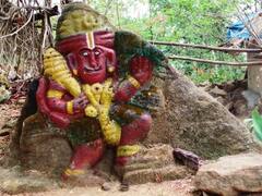 In Pics: आधे-अधूरे सड़क निर्माण से रामगढ़ जाने वाले श्रद्धालुओं के पैरों में पड़े छाले, 10 किमी चलना पड़ता है पैदल