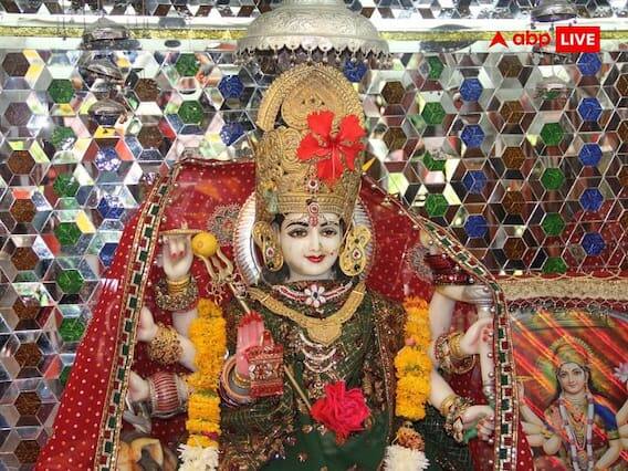 નવરાત્રિમાં અષ્ટમી અને નવમી તિથિઓ ખૂબ જ વિશેષ માનવામાં આવે છે. માન્યતાઓ અનુસાર આ દિવસે જો કોઈ છોકરીનો શ્રૃંગાર પોતાના હાથથી કરવામાં આવે તો દેવી માતાની વિશેષ કૃપા પ્રાપ્ત થાય છે.