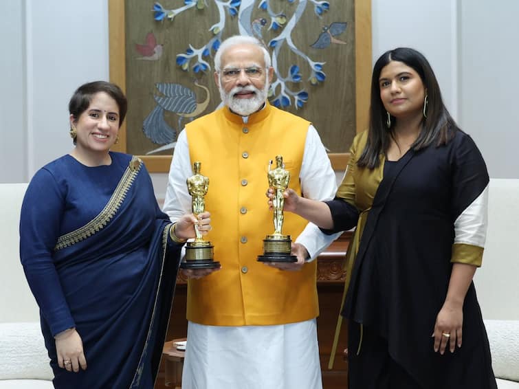 Prime Minister Narendra Modi Meets Oscar Winners Guneet Monga And Kartiki Gonsalves: 'They Have Made India Very Proud' Modi Meets Team 'The Elephant Whisperers': প্রধানমন্ত্রীর সঙ্গে দেখা করলেন অস্কারজয়ী গুণীত মোঙ্গা ও কার্তিকি গঞ্জালভেস