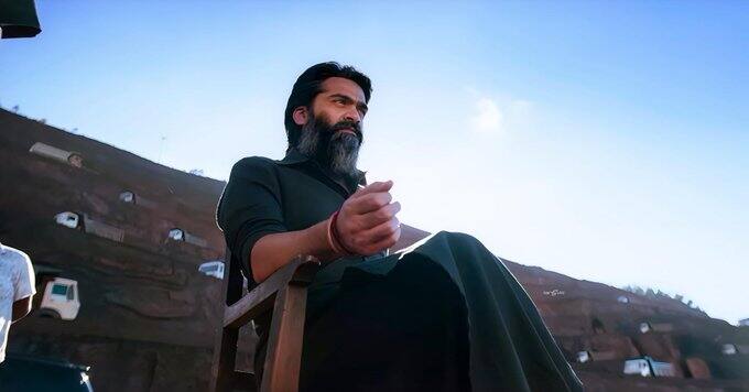 கிருஷ்ணா இயக்கத்தில் சிம்புவின் நடிப்பில் பெரும் எதிர்பார்ப்புகளுக்கிடையே இன்று வெளியாகியுள்ள பத்து தல படத்தின் முழு விமர்சனத்தை இங்கு காணலாம்.