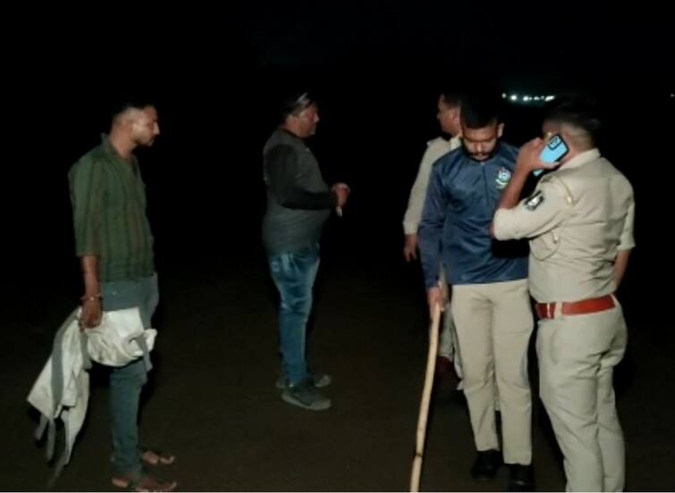 The body of an unidentified youth was found at Tithal beach in Valsad Valsad: વલસાડમાં તિથલ દરિયાકિનારે અજાણ્યા યુવકની લાશ મળી આવતા ચકચાર