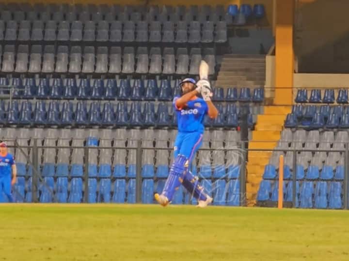 IPL 2023 Rohit Sharma practicing in nets before start of tournament and played his favorite pull shot watch video Watch: IPL से पहले रोहित शर्मा ने कसी कमर, नेट्स में दिखा आक्रामक अंदाज़, लगाया अपना पसंदीदा ‘पुल’, देखें वीडियो