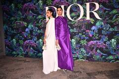 In Pics: फैशन गाला के रेड कार्पेट पर दिखा बी-टाउन के सितारों का जलवा, सोनम कपूर ने पिंक आउटफिट में लूटी महफिल