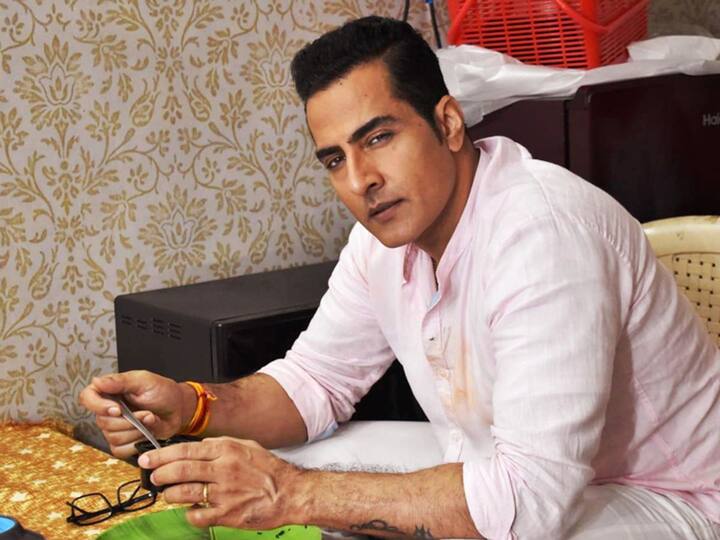 सुधांशु पांडे – इस लिस्ट का पहला नाम ‘अनुपमा’ स्टार सुधांशु पांडे का है. आपको जानकर हैरानी होगी कि सुधांशु कभी भी अपना शो देखना पसंद नहीं करते.