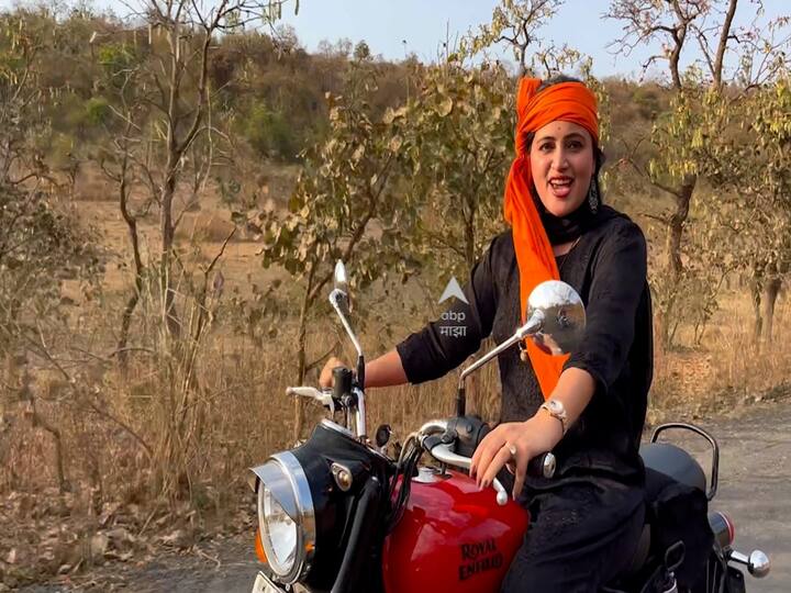 अमरावतीच्या खासदार नवनीत राणा यांनी रामनवमी निमित्त बुलेट चालवतानाचा व्हिडिओ शेअर केला आहे.