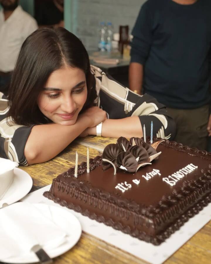 'বিনোদিনী' ছবিতে অন্য়তম বিশেষ চরিত্রে অভিনয় করেছেন অভিনেত্রী সুদীপ্তা চক্রবর্তী।