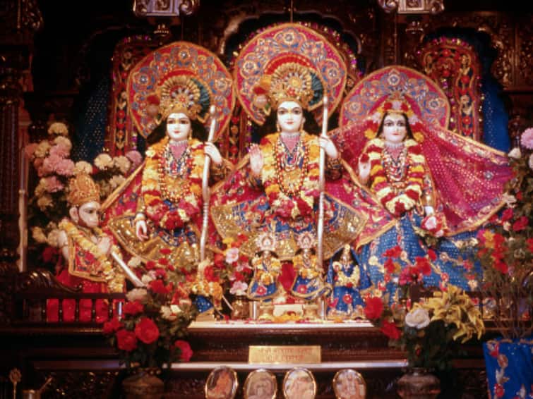 Ram Navami 2023 Devotees Offer Early Morning Prayers Delhi Devotees Offer Prayers At Temples In Delhi On Ram Navami