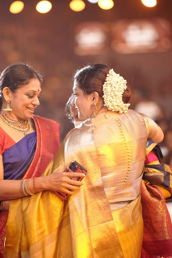 பட விழாவில் குஷ்பு, ரேவதி, ஷோபனா போன்ற 80's முன்னணி நடிகைகள் வருகை தந்திருந்தனர். அப்போது ‘மணி சார் பத்தி பேசுனா எனக்குள்ள ஹார்ட்டின் பறக்கும் அவரோட படத்துல எனக்கு பிடிச்சது மௌன ராகம் படம்’ என குஷ்பு பேசினார்.