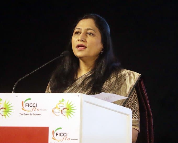 कुछ समय पहले जब अडानी ग्रुप आसमान छू रहा था, तब उसकी सक्सेस के पीछे का एक चौथाई क्रेडिट गौतम अडानी की पत्नी प्रीति अडानी (Priti Adani) को भी दें, तो बिल्कुल ग़लत नहीं होगा. इसलिए आज हम आपको प्रीति अडानी के बारे में विस्तार से बताएंगे.