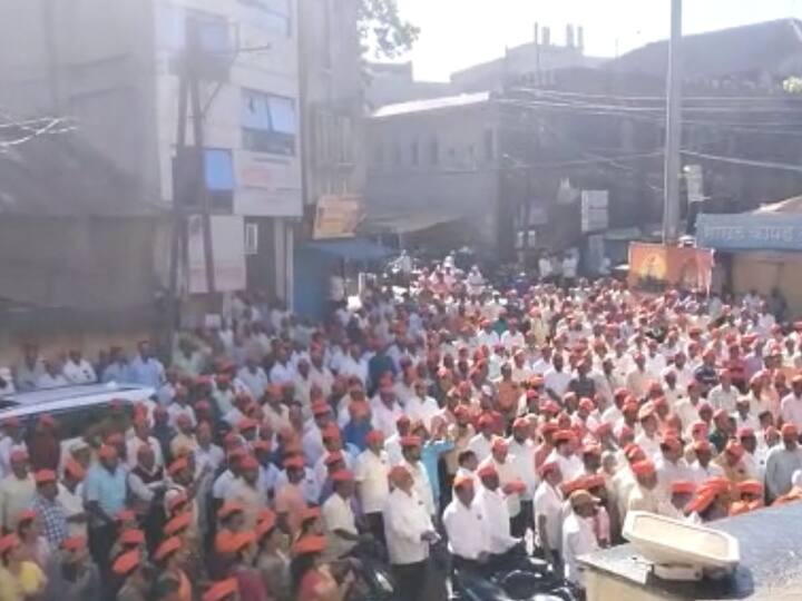 हसन मुश्रीफ यांचा वाढदिवस आणि रामनवमीचे औचित्य साधत आज मुश्रीफ समर्थकांकडून कागलमधील राम मंदिर, करवीर निवासीनी अंबाबाई मंदिर आणि जोतिबा डोंगरावर महाआरती करण्यात आली.