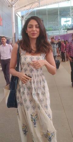 Shobhita Dhulipala Photos: नागा चैतन्य से डेटिंग की खबरों के बीच एयरपोर्ट पर स्पॉट हुई शोभिता धूलिपाला, नो मेकअप लुक में भी दिखीं स्टाइलिश