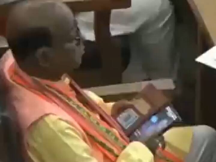त्रिपुरा विधानसभा में अश्लील वीडियो देखने के आरोपों पर विधायक की सफाई, 'एक कॉल आया था और...'