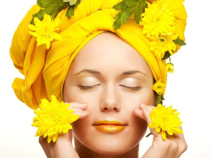Apply hair mask of marigold flowers for bouncy hair, then see how your hair waves