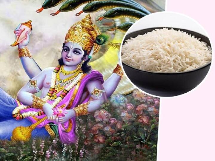 नौकरी में विरोधी तरक्की के आड़े आ रहा है तो कामदा एकादशी के दिन एक मुठ्ठी कच्चे चावलों को कुमकुम में रंग लें और इन्हें लाल सूती कपड़े में बांध कर विष्णु मंदिर में चढ़ा दें. कहते हैं इससे विरोधी आपके कार्य में बाधा नहीं डाल पाएगा.