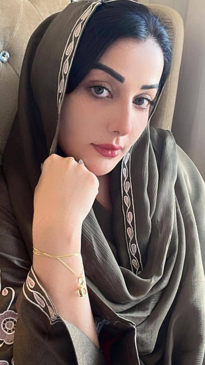 ਉਹ ਕਈ ਸਾਰੇ ਪੰਜਾਬੀ ਗਾਣਿਆਂ ਦੀ ਵੀਡੀਓਜ਼ ‘ਚ ਨਜ਼ਰ ਆਈ ਅਤੇ ਤੇਲਗੂ ਫਿਲਮ ;ਚ ਵੀ ਕੰਮ ਕੀਤਾ। ੳੇੁਹ ਕਿਸਾਨ ਅੰਦੋਲ ਦੌਰਾਨ ਸੁਰਖੀਆਂ ‘ਚ ਆਈ ਸੀ।