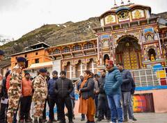 चारधाम यात्रा के लिए अब श्रद्धालु ऑफलाइन भी करा सकेंगे रजिस्ट्रेशन, सरकार ने की ये तैयारियां