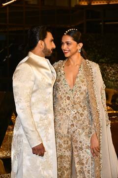 Deepika Padukone ने आखिरकार पकड़ा Ranveer Singh का हाथ, एक दूसरे की आंखों में खोया कपल