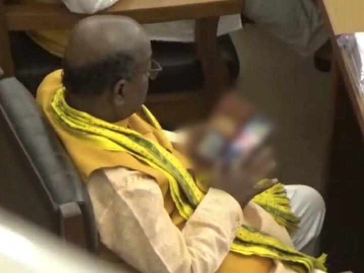 Tripura BJP MLA Jadav Lal Nath Caught Watching Porn video In Assembly BJP MLA Caught: சட்டசபையில் உட்கார்ந்து ஆபாச படம் பார்த்த பா.ஜ.க. எம்.எல்.ஏ. - குவியும் கண்டனங்கள்..!