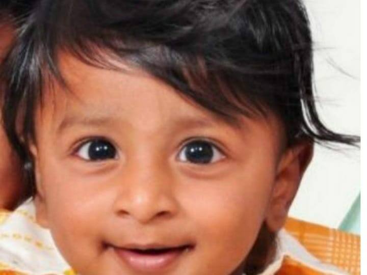 Child dies in school bus in Karur before father's eyes TNN கரூரில் பள்ளி வாகனம் மோதி தந்தையின் கண் முன்பே குழந்தை உயிரிழப்பு