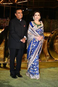 Nita Ambani Photos: बनारसी साड़ी पर कुंदन का हार, इन तस्वीरों में किसी रानी से कम नहीं लगीं नीता अंबानी