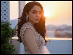 Sobhita Dhulipala Photos: ట్రాన్స్పరెంట్ శారీలో సూర్య కిరణాలతో పోటీపడుతున్న శోభిత