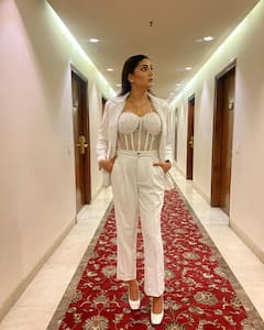 Sapna Chaudhary Photos:  'बॉस लेडी लुक' में सपना चौधरी ने लगाया ग्लैमर का तड़का, स्टाइल फॉलो करने के लिए देखें खास तस्वीरें